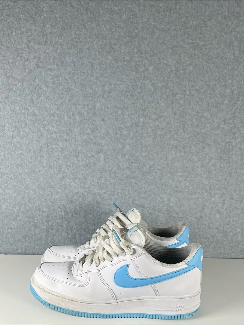 Nike Low-Top White/ Light Blue Sneakers with Light Blue Swoosh